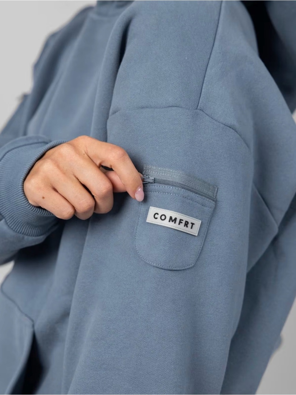 Comfort SKY Large Travel Essentials Hoodie - Picture 6 of 9